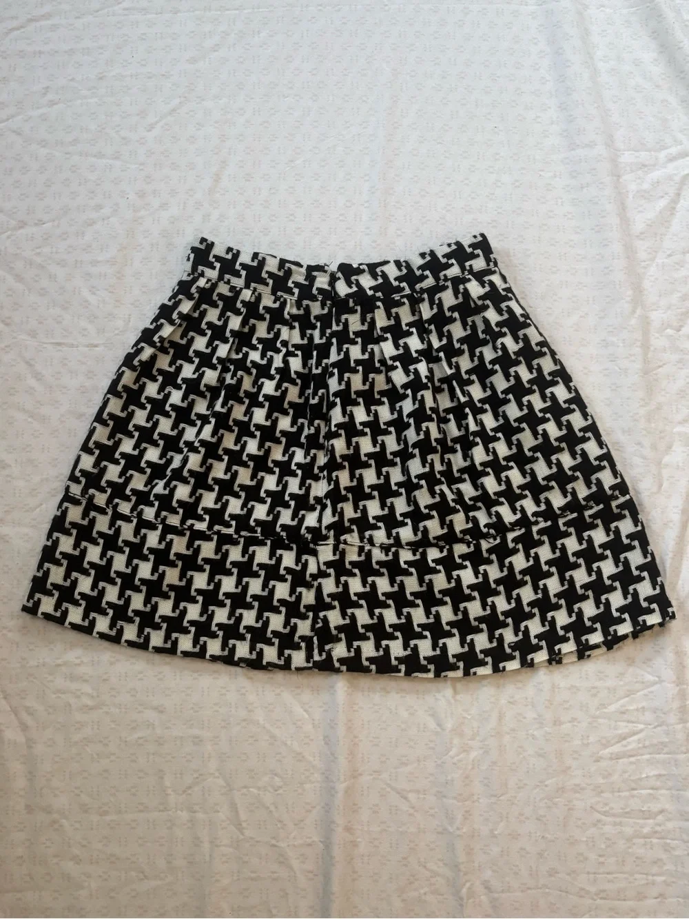 Xhilaration Black and White Houndstooth Mini Skirt